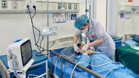 Phú Thọ: Cấp cứu thành công bệnh nhân 38 tuổi bị hen phế quản ác tính nguy kịch