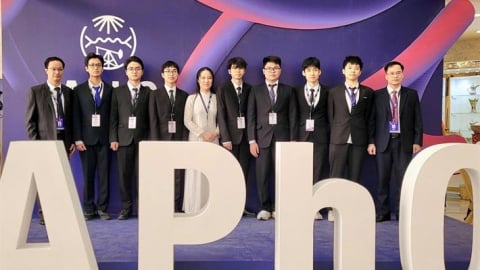 8/8 học sinh Việt Nam đều đạt giải Kỳ thi Olympic Vật lý châu Á (APhO) năm 2025