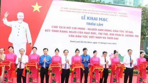 Khai mạc triển lãm nhân kỷ niệm 135 năm Ngày sinh Chủ tịch Hồ Chí Minh (19/5/1890-19/5/2025)