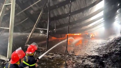 Vĩnh Phúc: Xảy ra cháy lớn tại Công ty TNHH thiết bị và sản phẩm an toàn Việt Nam