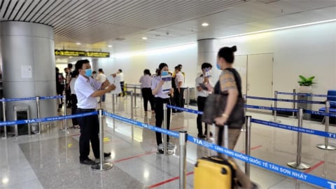 Hà Nội: Giám sát dịch COVID-19 tại sân bay Nội Bài