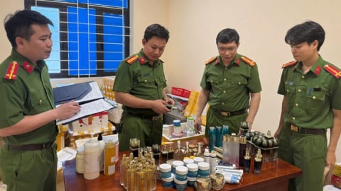 Triệt phá cơ sở sản xuất, buôn bán mỹ phẩm giả số lượng 'khủng'