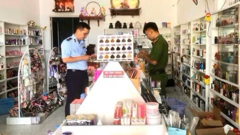 Cà Mau: Thu giữ 2.000 sản phẩm mỹ phẩm không rõ chất lượng bán trên mạng xã hội