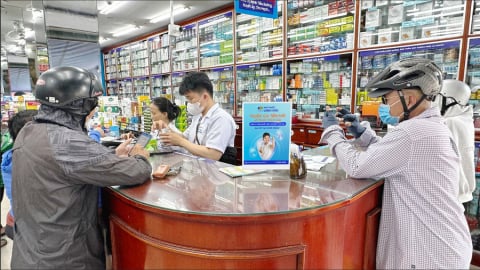 Long Châu cùng hãng dược hàng đầu Vương Quốc Anh đưa thuốc cải tiến mới trong điều trị bệnh hô hấp, viêm tai giữa cho trẻ em tại Việt Nam