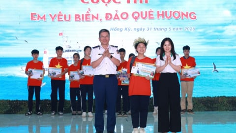 Cảnh sát biển Việt Nam phối hợp với UBND xã Hồng Kỳ tổ chức Cuộc thi “Em yêu biển đảo quê hương”