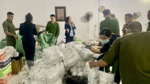 Hà Nội: Khởi tố đối tượng sản xuất 200.000 đôi bít tất giả nhãn hiệu Nike, Adidas, Uniqlo
