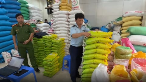Hà Nội: Nhiều cửa hàng bị phát hiện kinh doanh gạo ST25 giả mạo