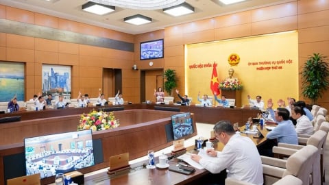 Chính thức bỏ quy định mỗi cặp vợ chồng chỉ sinh một hoặc hai con