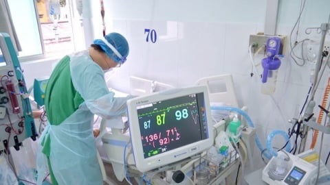 Bộ Y tế yêu cầu bổ sung thuốc điều trị giữa làn sóng COVID-19 mới