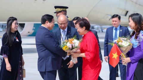 Thủ tướng Phạm Minh Chính tới Nice, bắt đầu chuyến công tác tại Cộng hoà Pháp