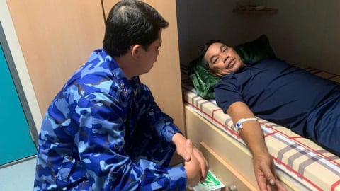 Khánh Hoà: Cảnh sát biển kịp thời đưa ngư dân bị bệnh vào Trường Sa Lớn điều trị