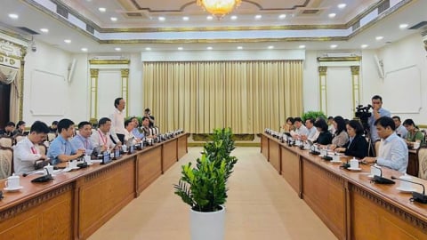Thứ trưởng Thường trực Phạm Ngọc Thưởng kiểm tra kỳ thi tốt nghiệp THPT tại TP. Hồ Chí Minh