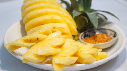 Thực hư việc bà bầu ăn dứa dễ sinh non
