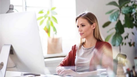 Điểm mặt các yếu tố gây lão hoá da nơi công sở