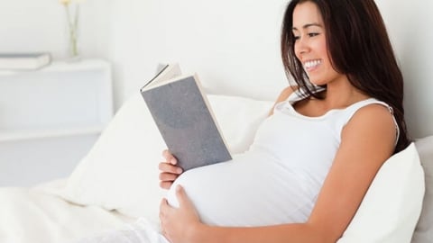 Top 3 sách gối đầu giường cho phụ nữ chuẩn bị làm mẹ lần đầu