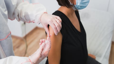Những bệnh lý nào khiến nữ giới không thể tiêm vaccine HPV?