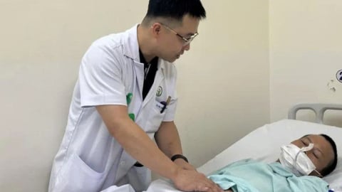Hà Nội: Cấp cứu người đàn ông 53 tuổi bị tổn thương trực tràng do vòi xịt khí nén