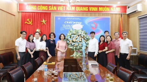 Thứ trưởng Bộ Y tế chúc mừng các cơ quan báo chí nhân dịp kỷ niệm 100 năm Ngày Báo chí Cách mạng Việt Nam 21/6