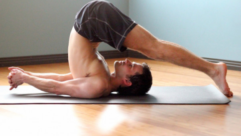 Nam giới yếu sinh lý nên thử ngay yoga
