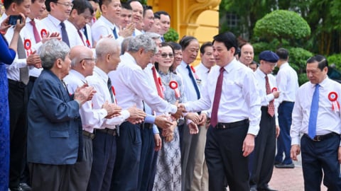 Chủ tịch nước Lương Cường gặp mặt, tuyên dương người làm báo tiêu biểu toàn quốc nhân kỷ niệm 100 năm Ngày Báo chí Cách mạng Việt Nam