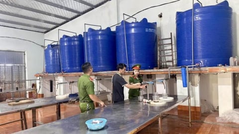 Công an tỉnh Thanh Hóa làm rõ việc hàng loạt bao bì chai nước mắm bị vứt bỏ tại Quảng Nam