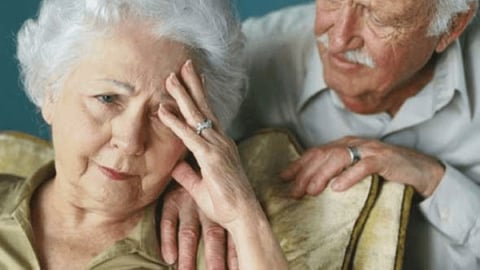 Cách nhận biết tình trạng trầm cảm của người lớn tuổi
