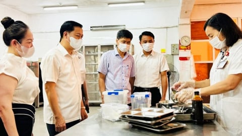 Hà Nội: Bảo đảm an toàn thực phẩm, phòng chống ngộ độc thực phẩm trong mùa hè và mùa bão, lụt