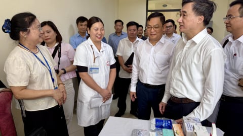 Thứ trưởng Bộ Y tế Trần Văn Thuấn kiểm tra công tác y tế phục vụ kỳ thi tốt nghiệp THPT tại Phú Thọ