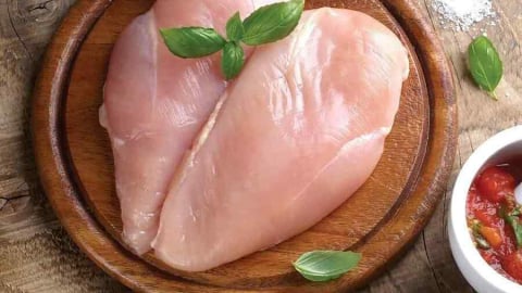 Vì sao ức gà có lợi cho người tập thể thao?