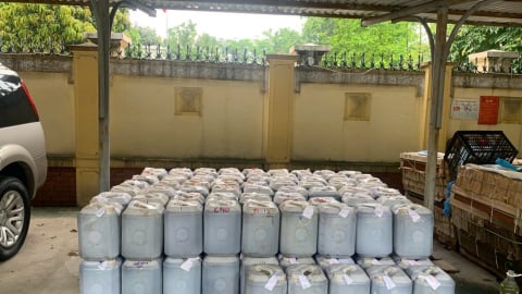 Hà Nội: Phát hiện hơn 2.600 lít nước mắm không rõ nguồn gốc