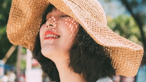 5 mẹo giúp tóc luôn mềm mượt trong ngày hè nóng bức