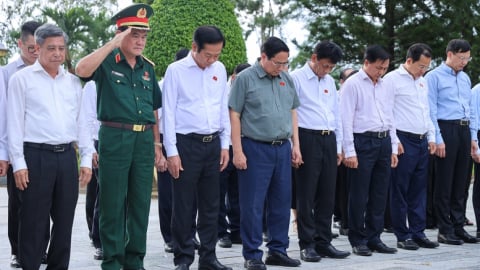 Thủ tướng Phạm Minh Chính tri ân Chủ tịch Hồ Chí Minh và các liệt sĩ nhân dịp đặc biệt