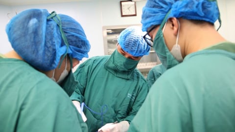 Phú Thọ: Giám đốc Bệnh viện sản Nhi Phạm Thái Hạ trực tiếp phẫu thuật cứu sống sản phụ mang thai mắc rau tiền đạo trung tâm