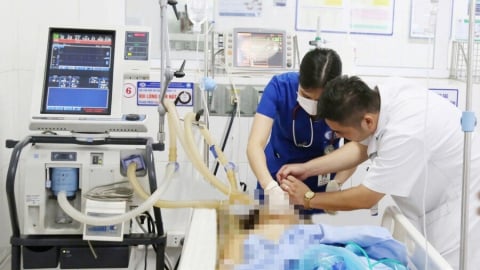 Phú Thọ: Bác sĩ Hà Thị Bích Vân tận tâm giành lại sự sống cho người bệnh nguy kịch