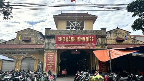 Nhiều cửa hàng tại chợ vải Ninh Hiệp 'bất ngờ' đóng cửa, ngừng kinh doanh?