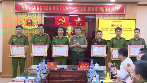 Xoá sổ công xưởng thuốc giả cùng nhiều tụ điểm tội phạm, Công an Thanh Hóa được thưởng nóng