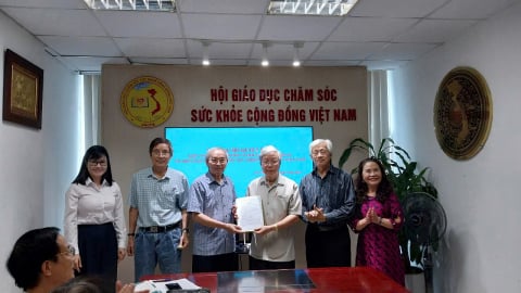 Công bố quyết định kiện toàn Chi hội Giáo dục chăm sóc sức khoẻ cộng đồng cơ quan Trung ương Hội