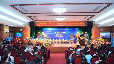 Nhà báo Hồ Quang Lợi ra mắt sách “Sự thật, Lẽ phải và Ngọn bút”: Dấn thân và khát vọng phụng sự sự thật
