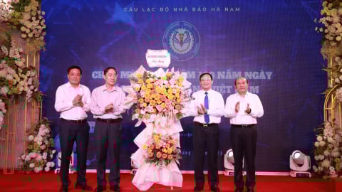 Tự hào hành trình 100 năm Báo chí Cách mạng Việt Nam – Cuộc hội ngộ ấm áp của những người làm báo quê hương Hà Nam