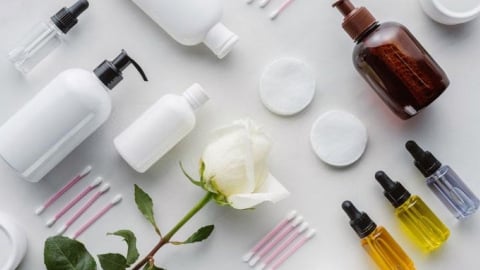 Bộ Y tế yêu cầu thu hồi trên toàn quốc đối với 20 sản phẩm của Công
ty TNHH quốc tế Đại Cát Á