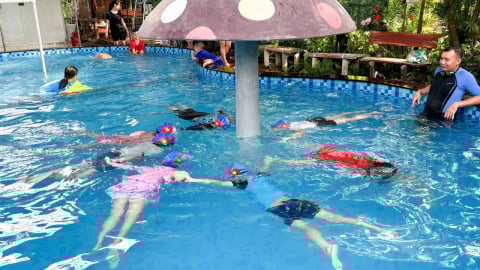 Vì sao bơi lội là môn thể thao đầu tiên trẻ cần phải học ?