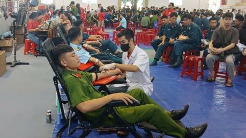 Hơn 600 người ở Khánh Hòa nô nức đi hiến máu tình nguyện