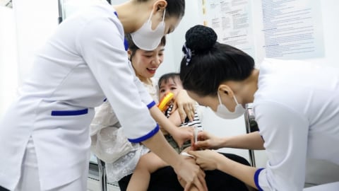 Đã có vaccine não mô cầu thế hệ mới bảo vệ người cao tuổi và trẻ nhỏ