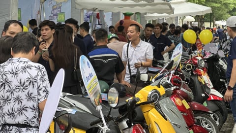 Hà Nội đề xuất hỗ trợ đổi xe máy cũ sang xe điện, đẩy mạnh giao thông xanh