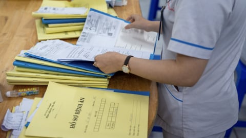 Bệnh viện áp dụng hồ sơ điện tử: Có còn dùng bệnh án giấy?