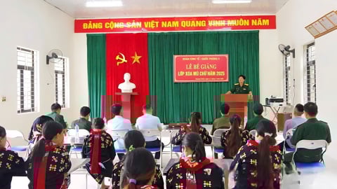 Lớp học đặc biệt: Xóa mù chữ cho phụ nữ dân tộc Dao
