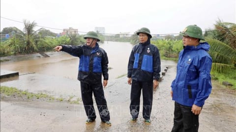 Hưng Yên: Gấp rút di dời người dân ở khu vực ảnh hưởng trực tiếp của bão số 3