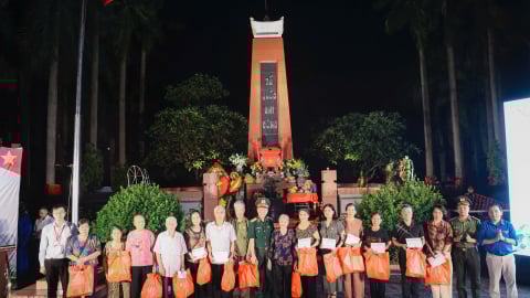 Thắp hương tri ân 2025 - Sáng mãi tình đất nước, cùng nguyện ước mai sau - tiếng nói của trái tim, tiếng nói của lòng biết ơn