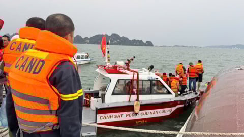 Vụ lật tàu Vịnh Xanh ở Quảng Ninh: Tìm thấy thi thể bé trai gần đảo Ti Tốp