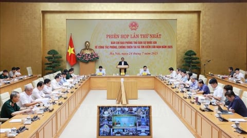 Thủ tướng: Thực hiện nguyên tắc '3 phải' trong phòng thủ dân sự, phòng, chống thiên tai và tìm kiếm cứu nạn